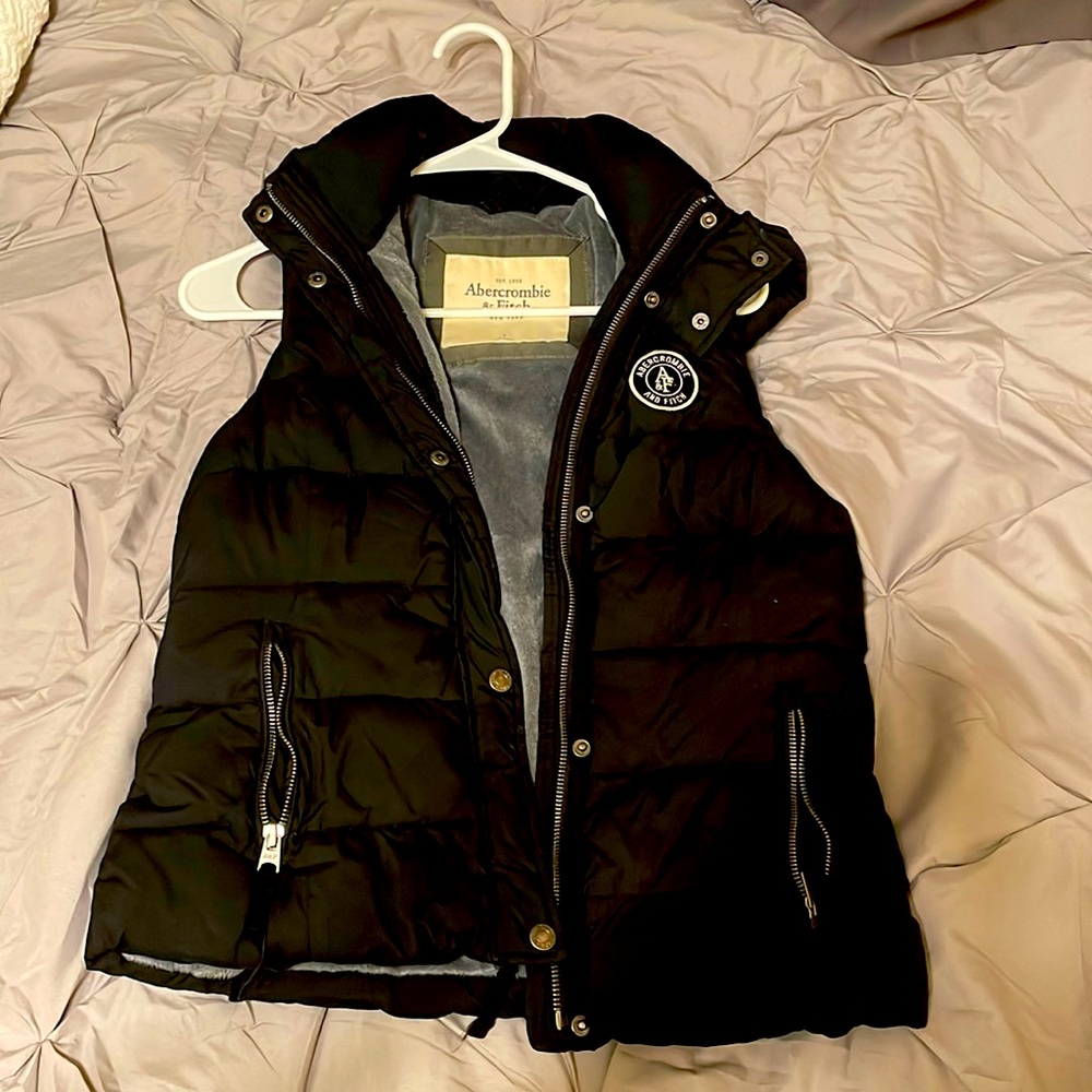 Abercrombie & Fitch puffer vest